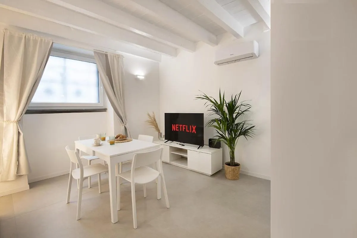 Appartamento 2 Bedrooms De Angeli - 20 Minuti Dal Salone Del Mobile Milano
