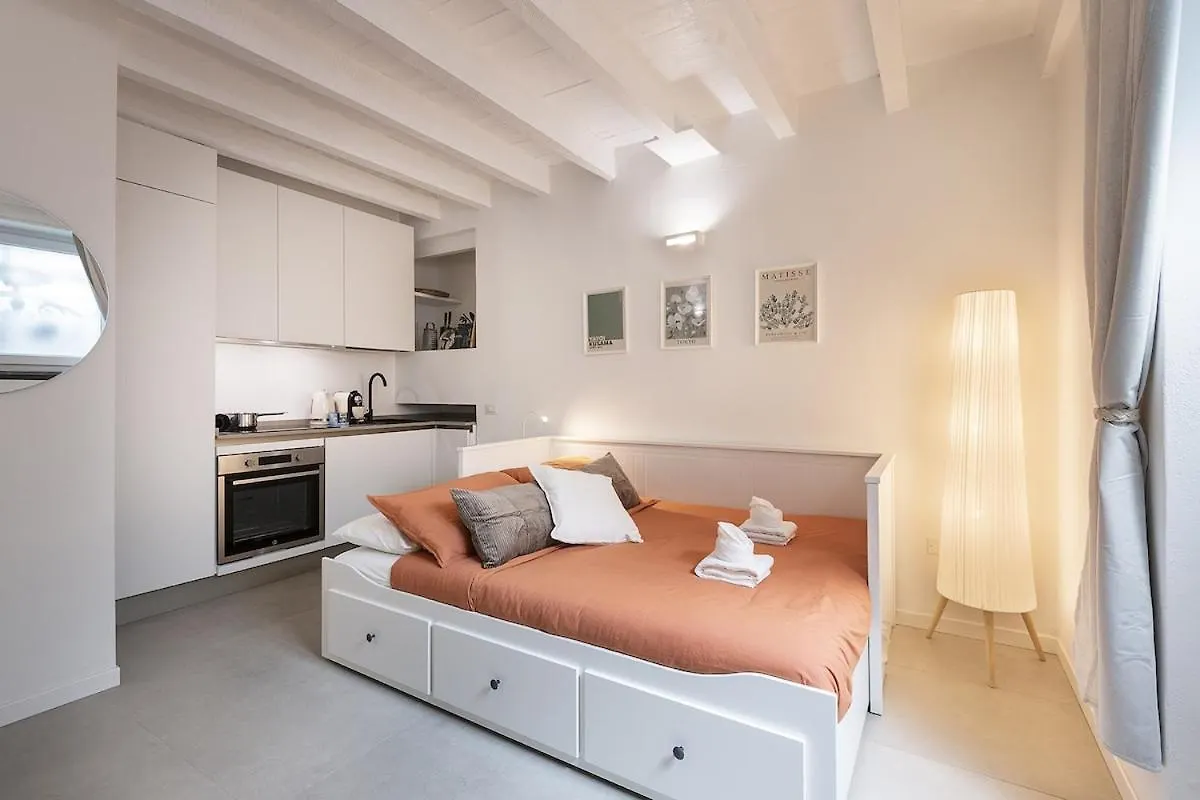 2 Bedrooms De Angeli - 20 Minuti Dal Salone Del Mobile Milano Italia