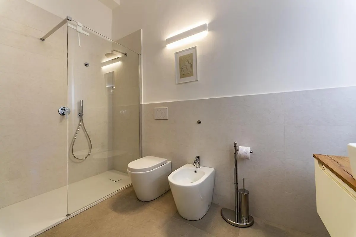 2 Bedrooms De Angeli - 20 Minuti Dal Salone Del Mobile 米兰 0*,  意大利